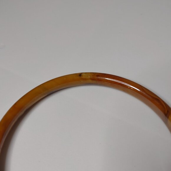 Caramel Colored 8.5 Inch Glass Bangle - Picture 5 of 14